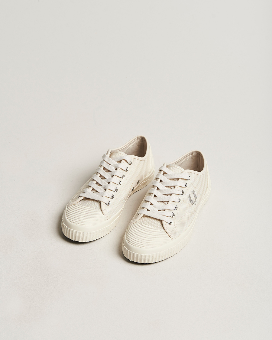 Herr | Fred Perry Hughes Low Canvas Sneaker Ecru | Fred Perry | Hughes Low Canvas Sneaker Ecru