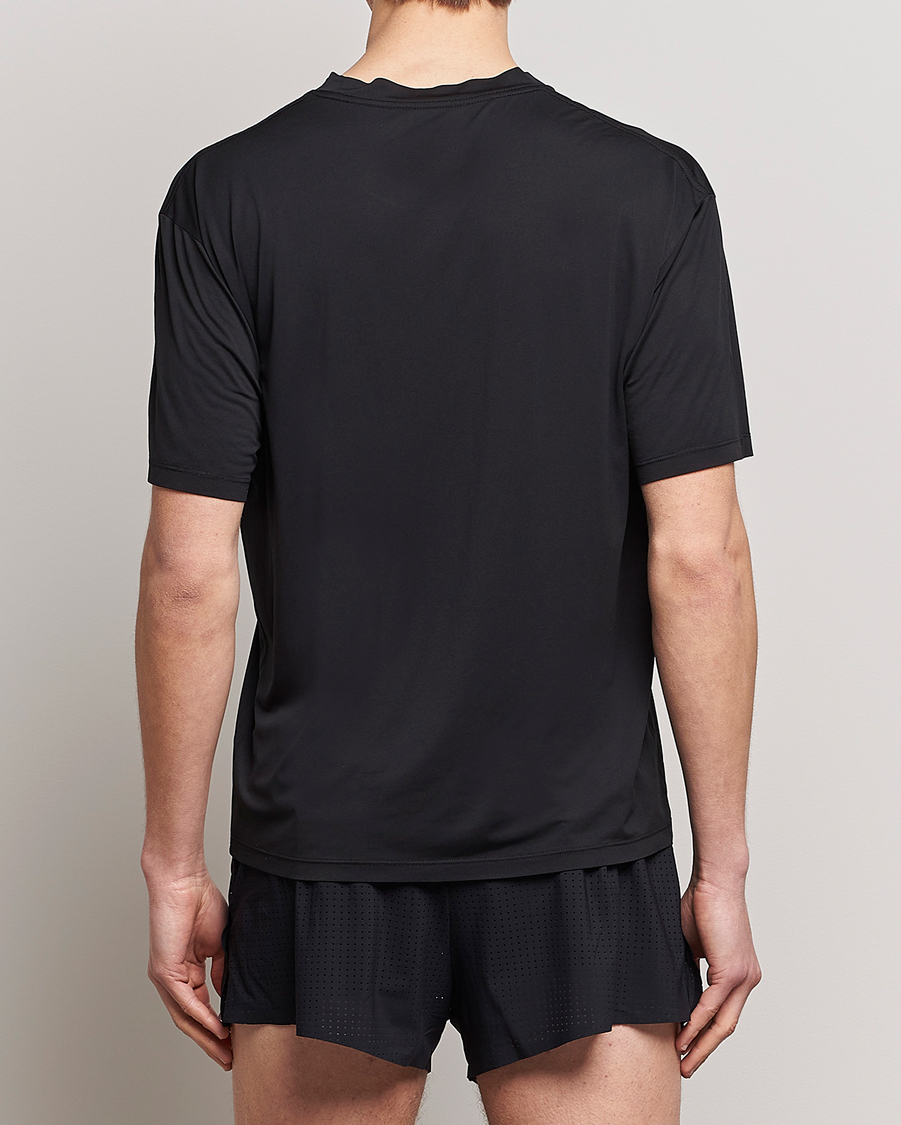 Herr | T-Shirts | Satisfy | AuraLite T-Shirt Black