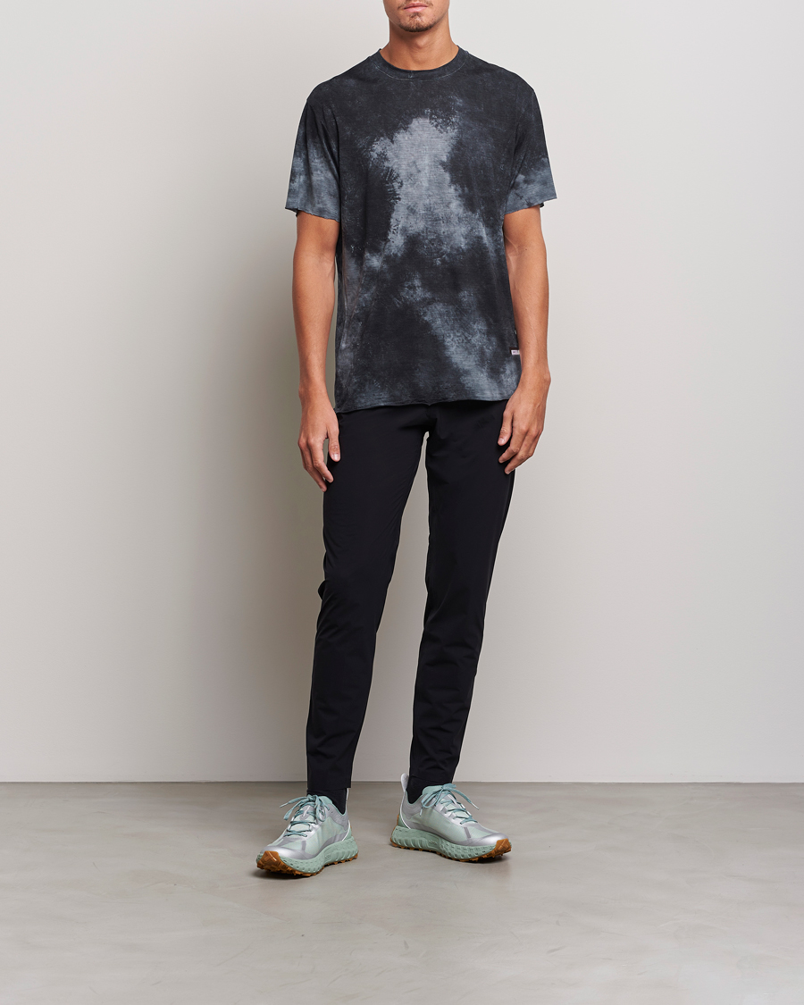 Herr | T-Shirts | Satisfy | CloudMerino T-Shirt Batik Black