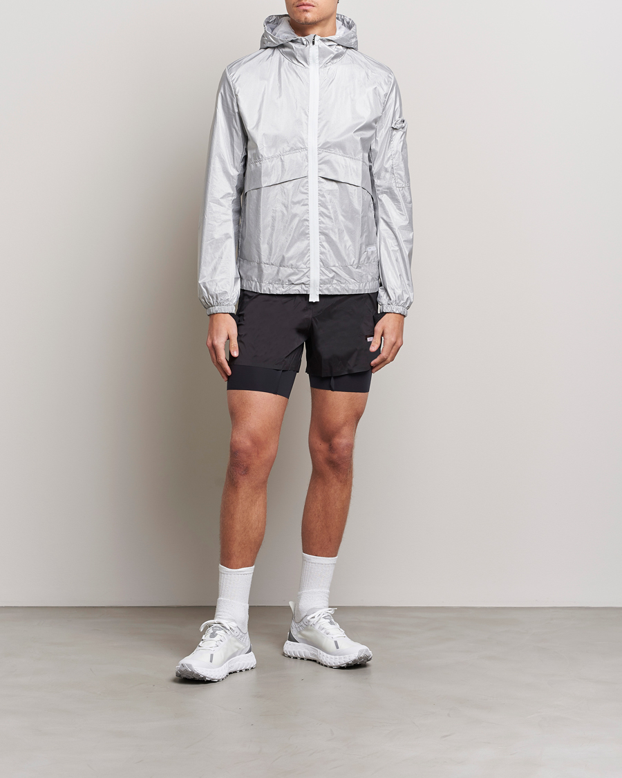 Herr | Jackor | Satisfy | SilverShell Packable Windbreaker Silver