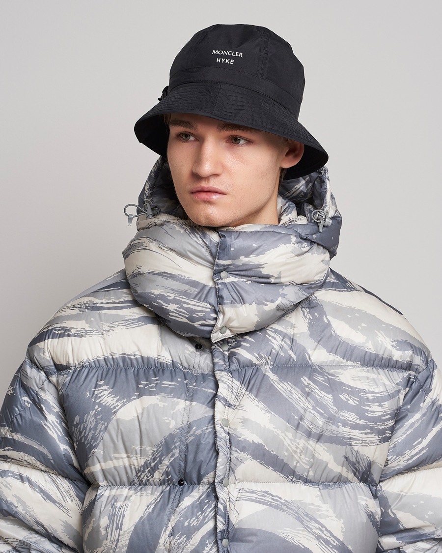 Herr | 4 Moncler Hyke Bucket Hat Black | Moncler Genius | 4 Moncler Hyke Bucket Hat Black