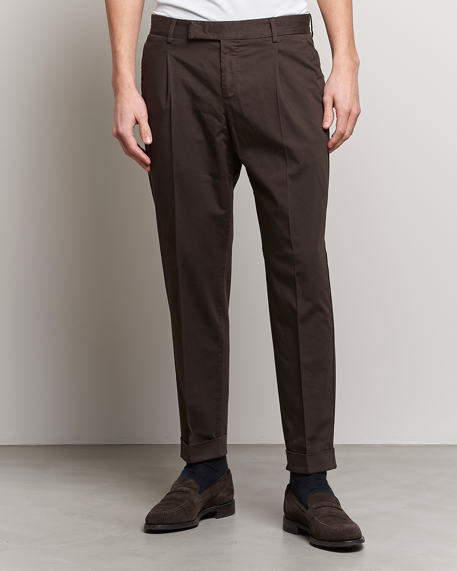 Herr | PT01 | PT01 | Slim Fit Pleated Linen Blend Trousers Chocolate