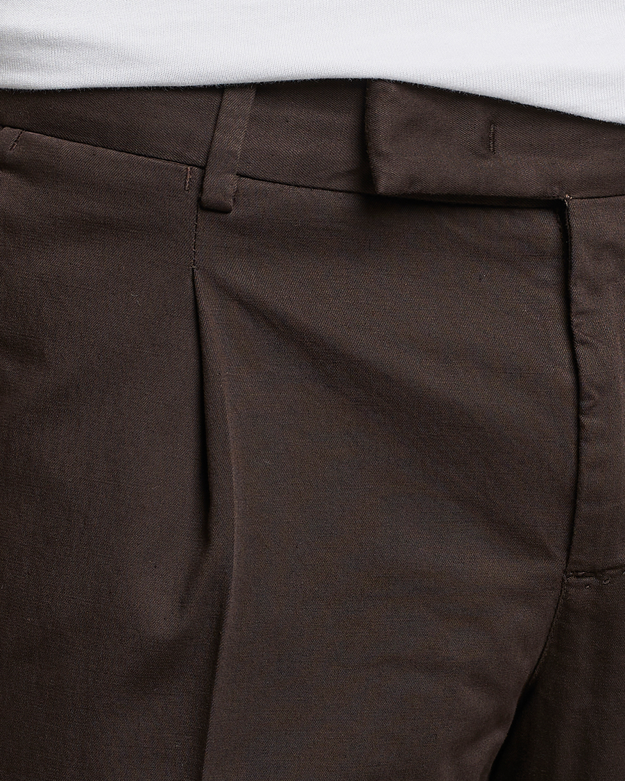 Herr | Byxor | PT01 | Slim Fit Pleated Linen Blend Trousers Chocolate