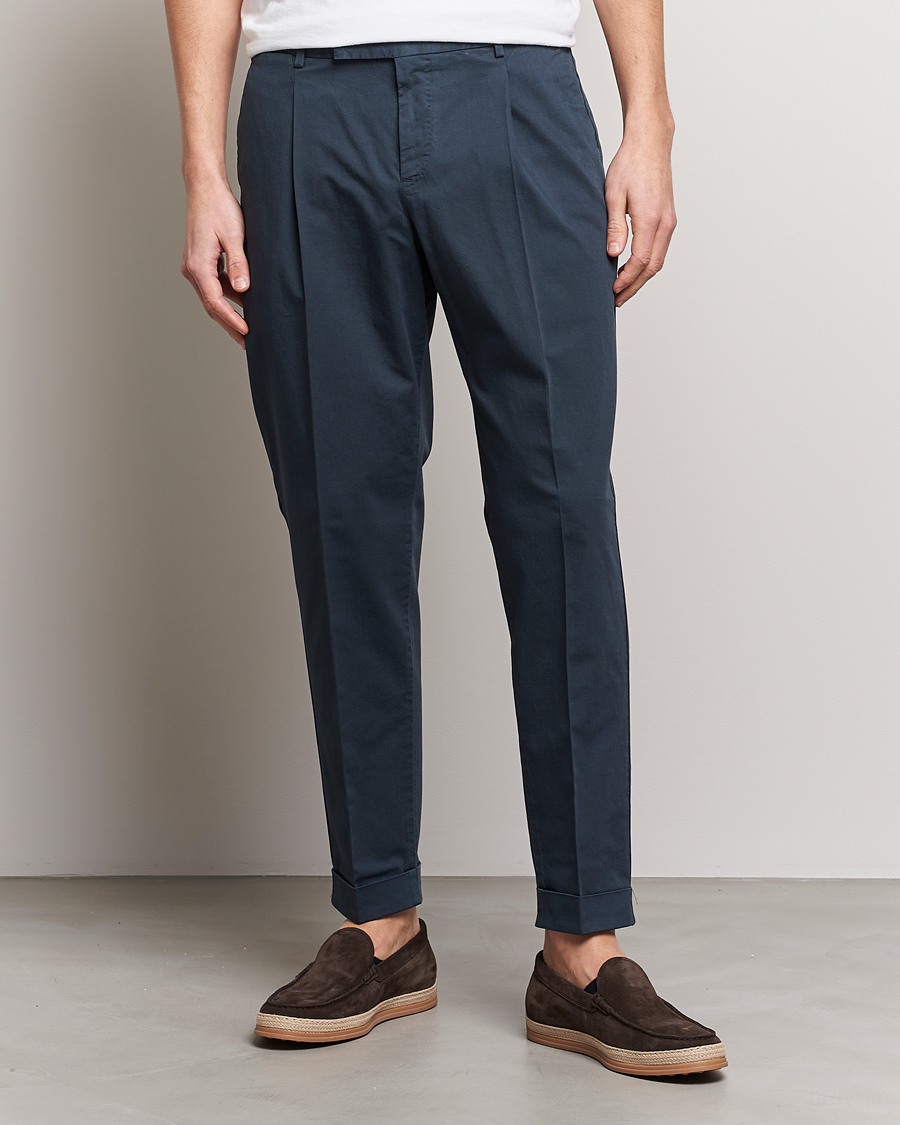Herr | PT01 | PT01 | Slim Fit Pleated Linen Blend Trousers Navy