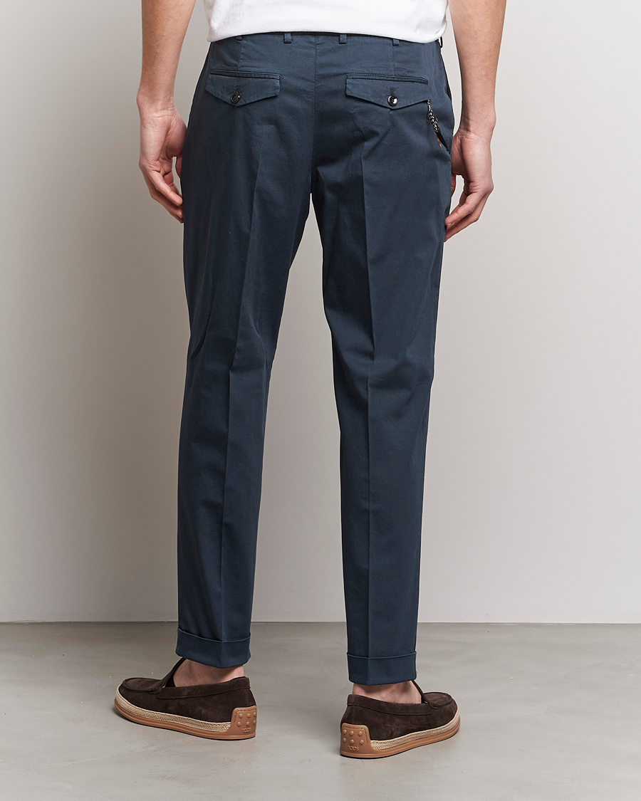 Herr | Byxor | PT01 | Slim Fit Pleated Linen Blend Trousers Navy