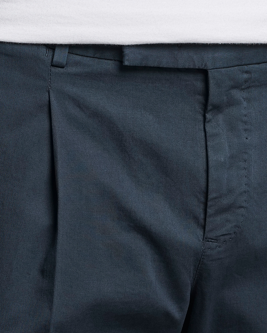 Herr | Byxor | PT01 | Slim Fit Pleated Linen Blend Trousers Navy