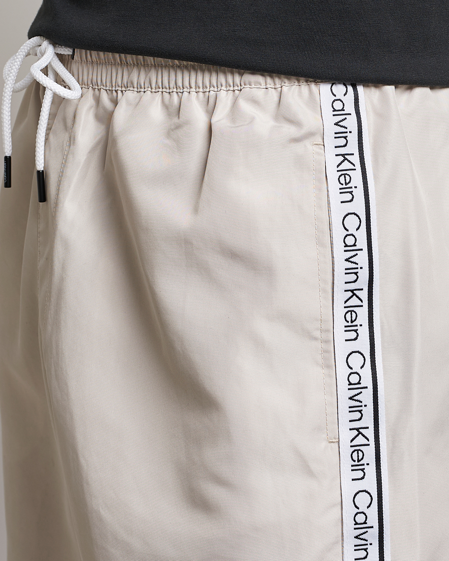 Herr | Badbyxor | Calvin Klein | Side Logo Drawstring Swimshorts Stony Beige