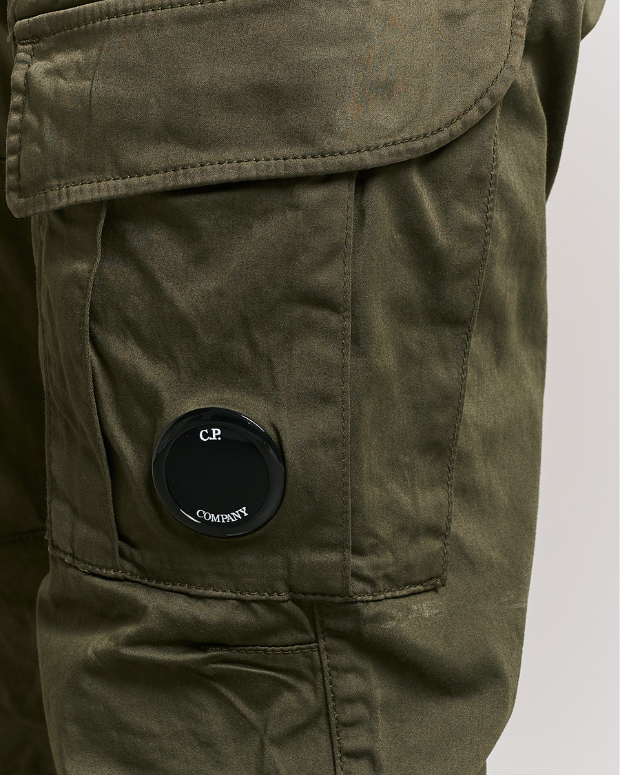 Herr | Byxor | C.P. Company | Satin Stretch Cargo Pants Olive