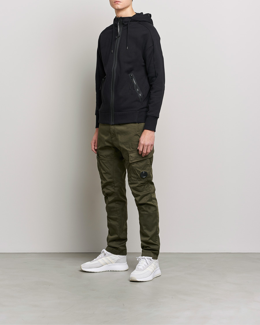 Herr | Tröjor | C.P. Company | Diagonal Raised Fleece Full Zip Goggle Hoodie Black