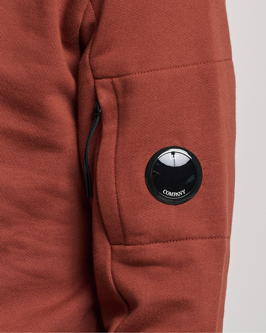 Herr | Tröjor | C.P. Company | Diagonal Raised Fleece Lens Sweatshirt Rust