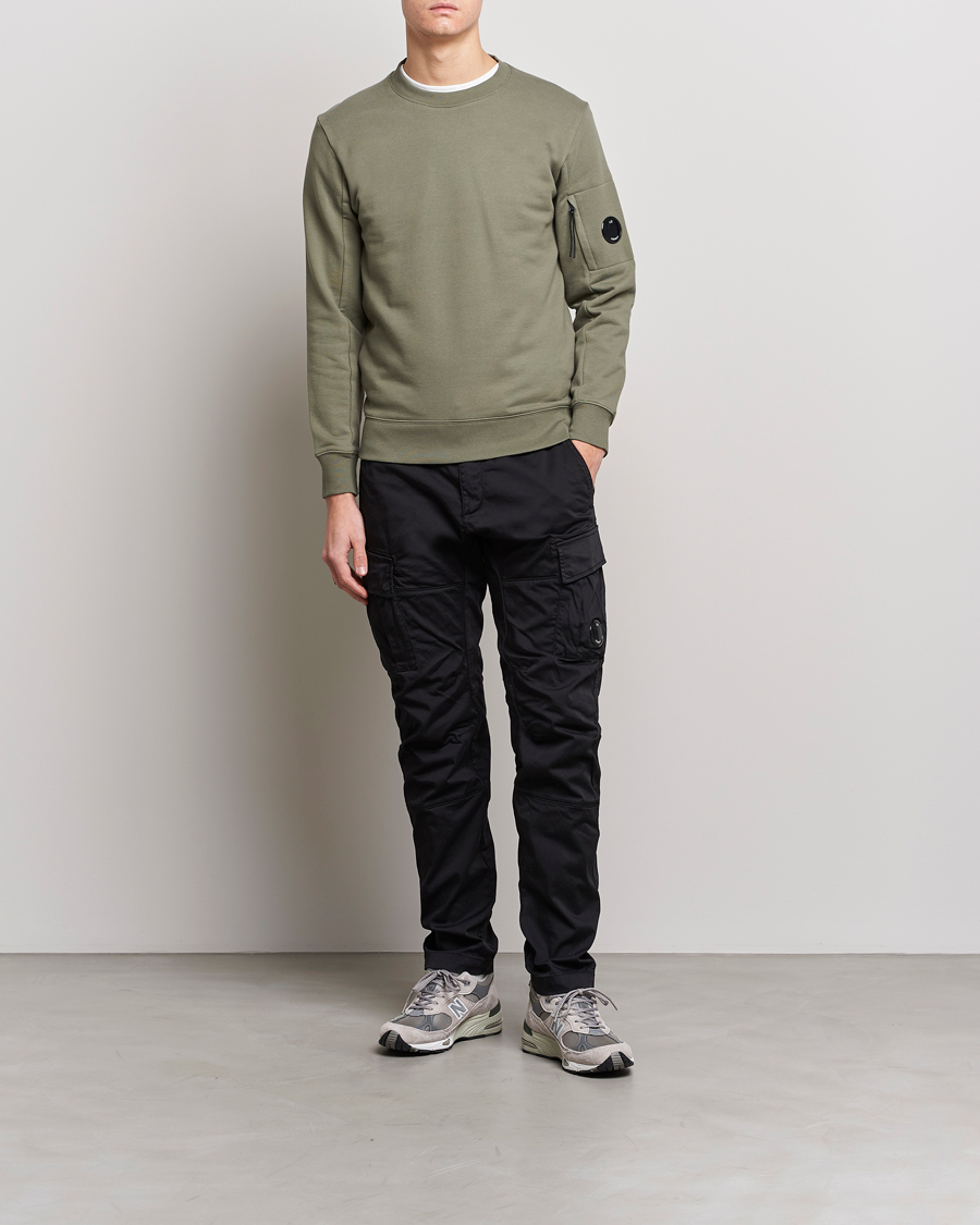Herr | Tröjor | C.P. Company | Diagonal Raised Fleece Lens Sweatshirt Olive
