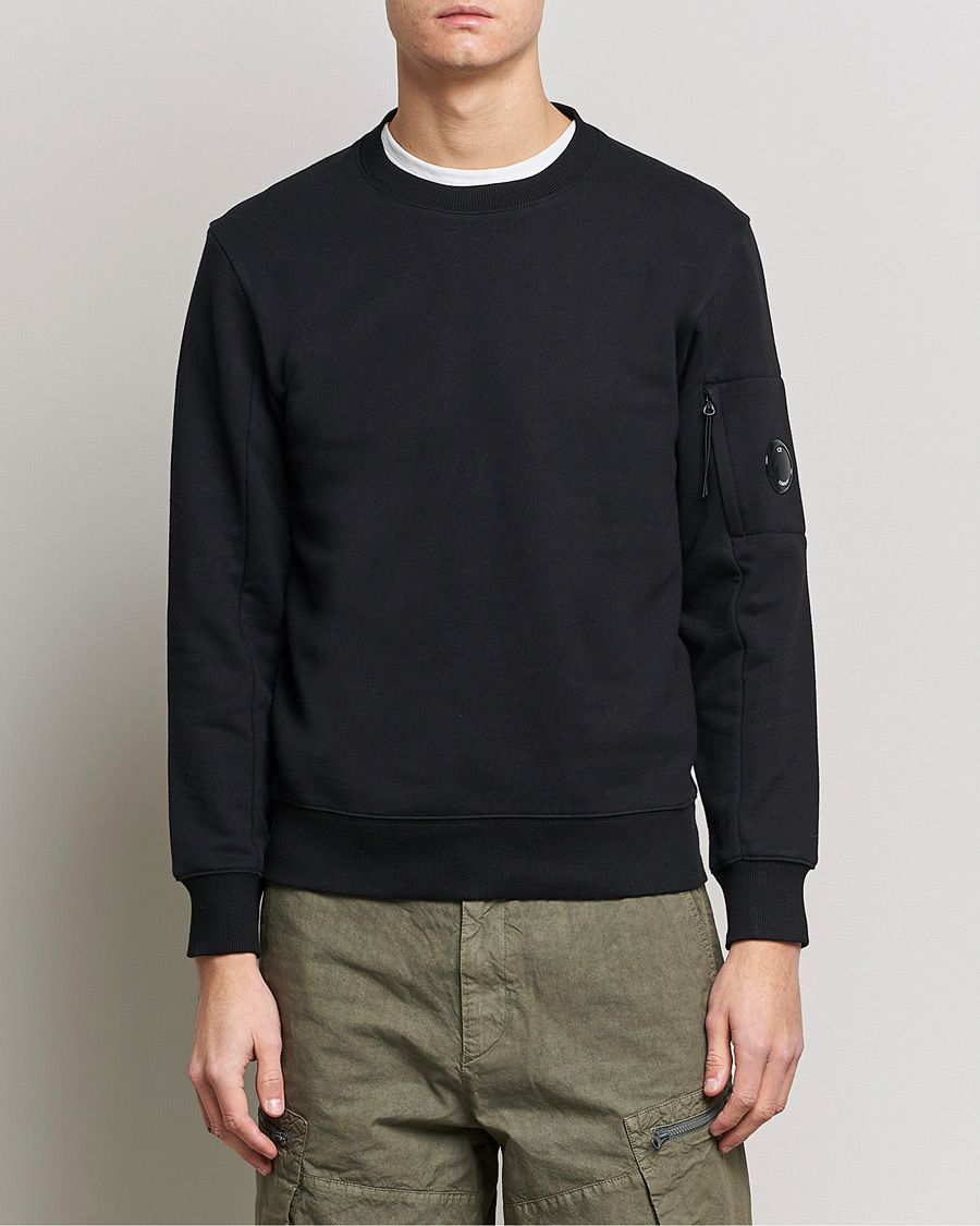 Herr | Tröjor | C.P. Company | Diagonal Raised Fleece Lens Sweatshirt Black