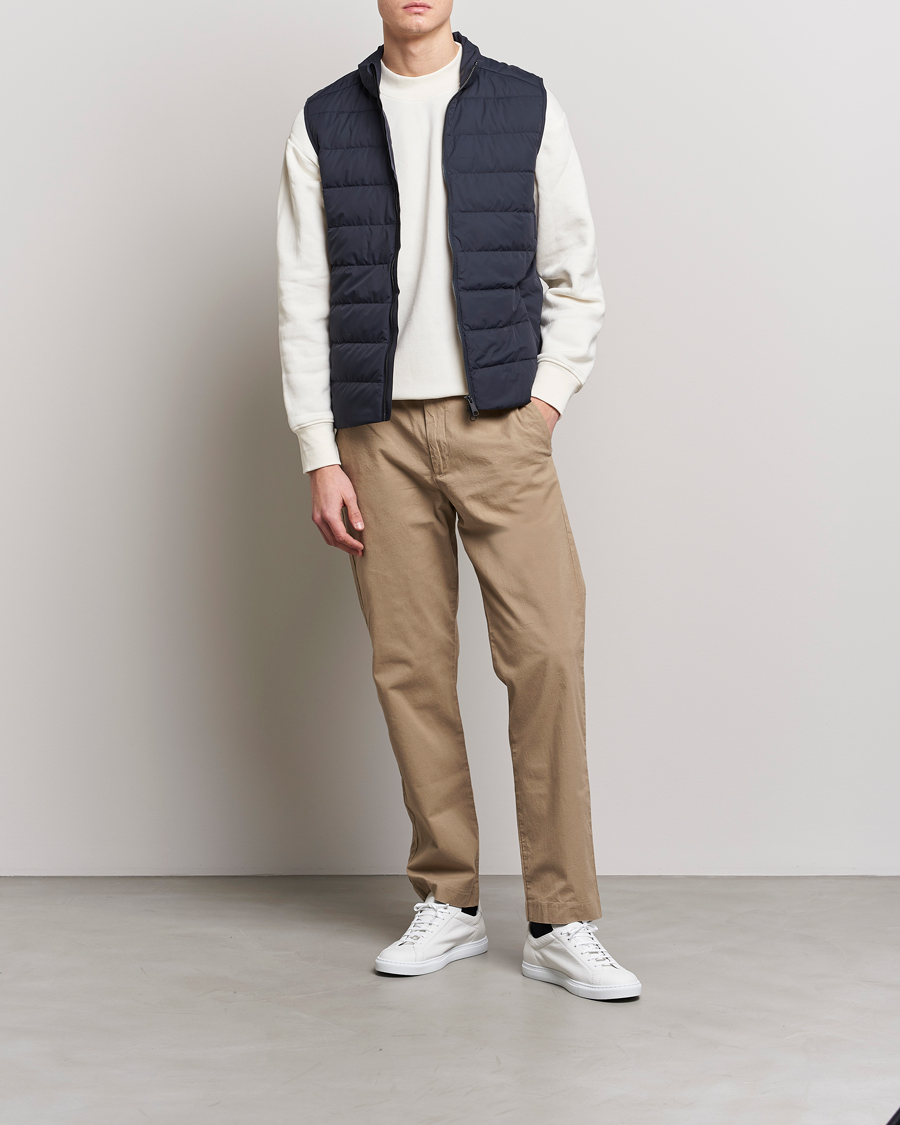 Herr | Västar | Scandinavian Edition | Ratio Lightweight Padded Vest Midnight Blue