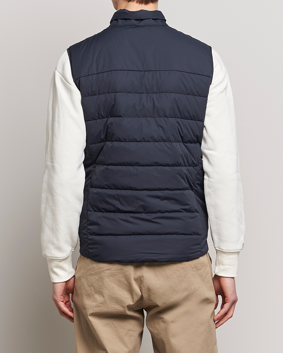 Herr | Västar | Scandinavian Edition | Ratio Lightweight Padded Vest Midnight Blue