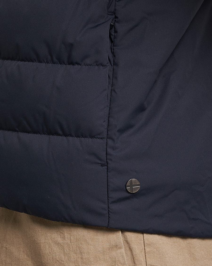 Herr | Västar | Scandinavian Edition | Ratio Lightweight Padded Vest Midnight Blue