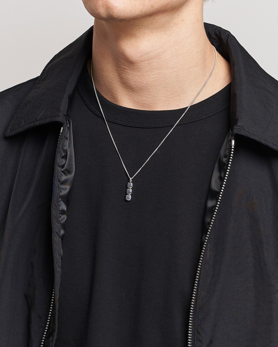 Herr | Tom Wood Mini Cushion Pendant Necklace Silver | Tom Wood | Mini Cushion Pendant Necklace Silver