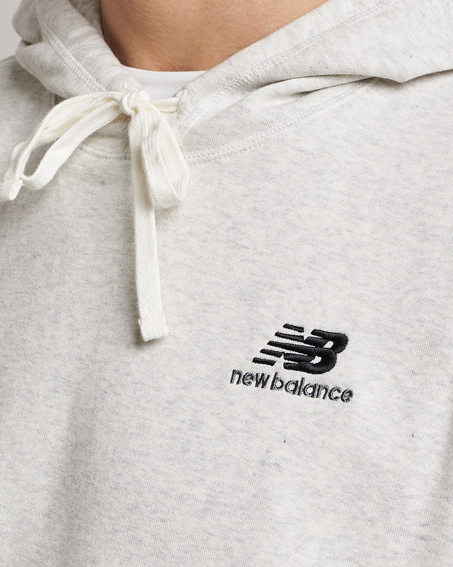 Herr | Tröjor | New Balance | Essentials Hoodie Sea Salt Heather