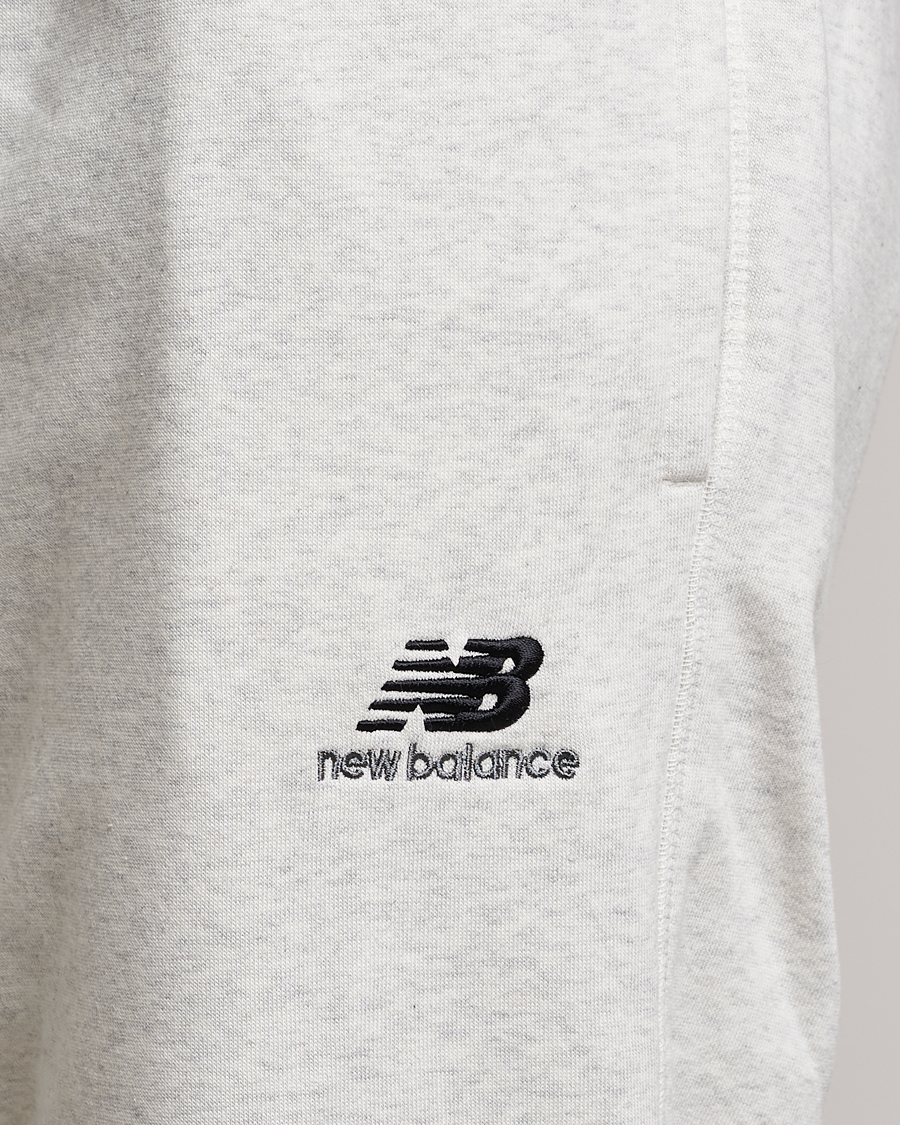 Herr | Byxor | New Balance | Essentials Sweatpants Sea Salt Heather