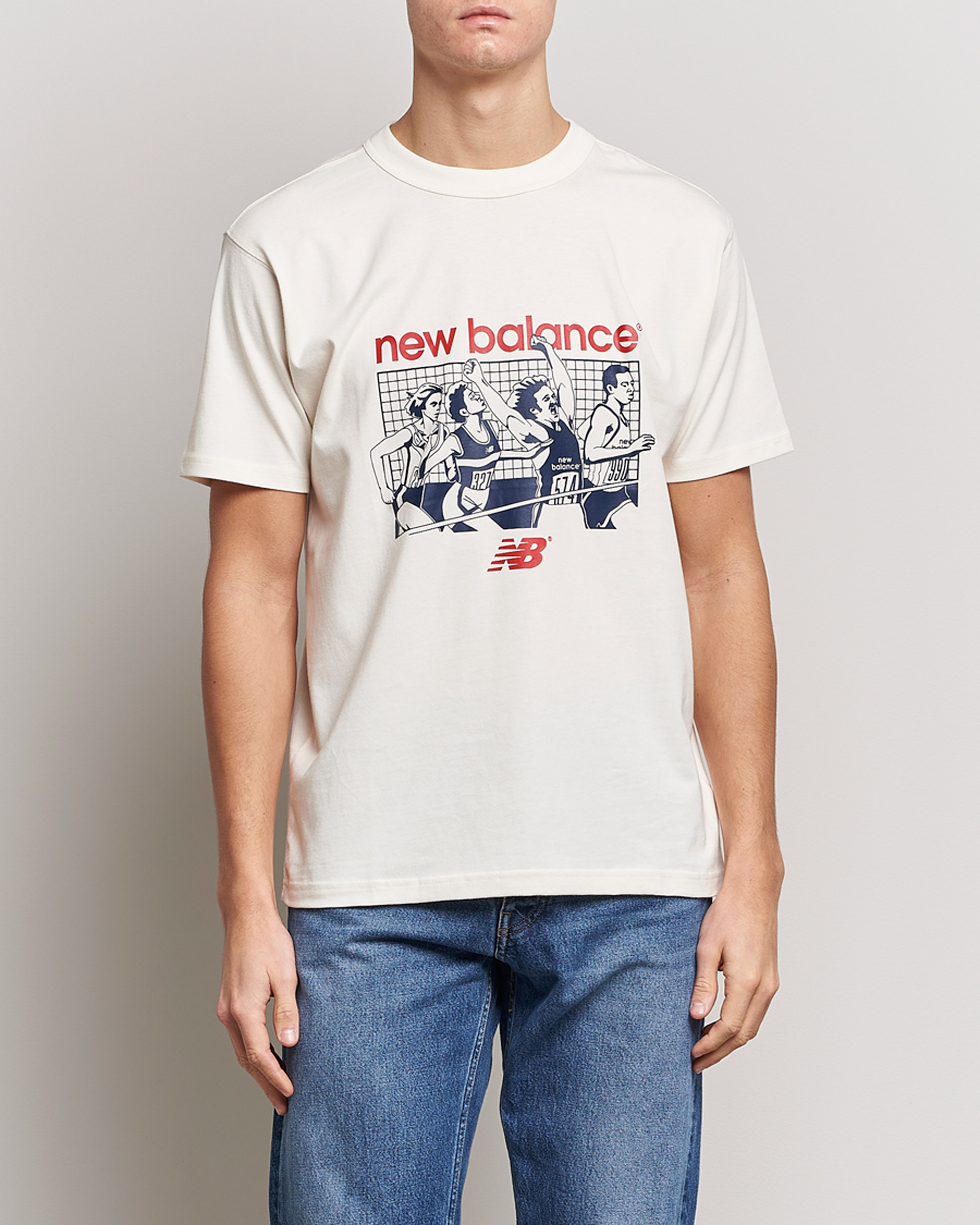 Herr | T-Shirts | New Balance | Athletics 90s Graphic T-Shirt Greige