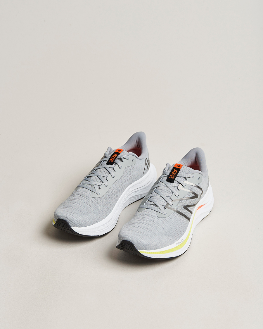 Herr | New Balance Running FuelCell Propel v4 Quartz Grey | New Balance Running | FuelCell Propel v4 Quartz Grey