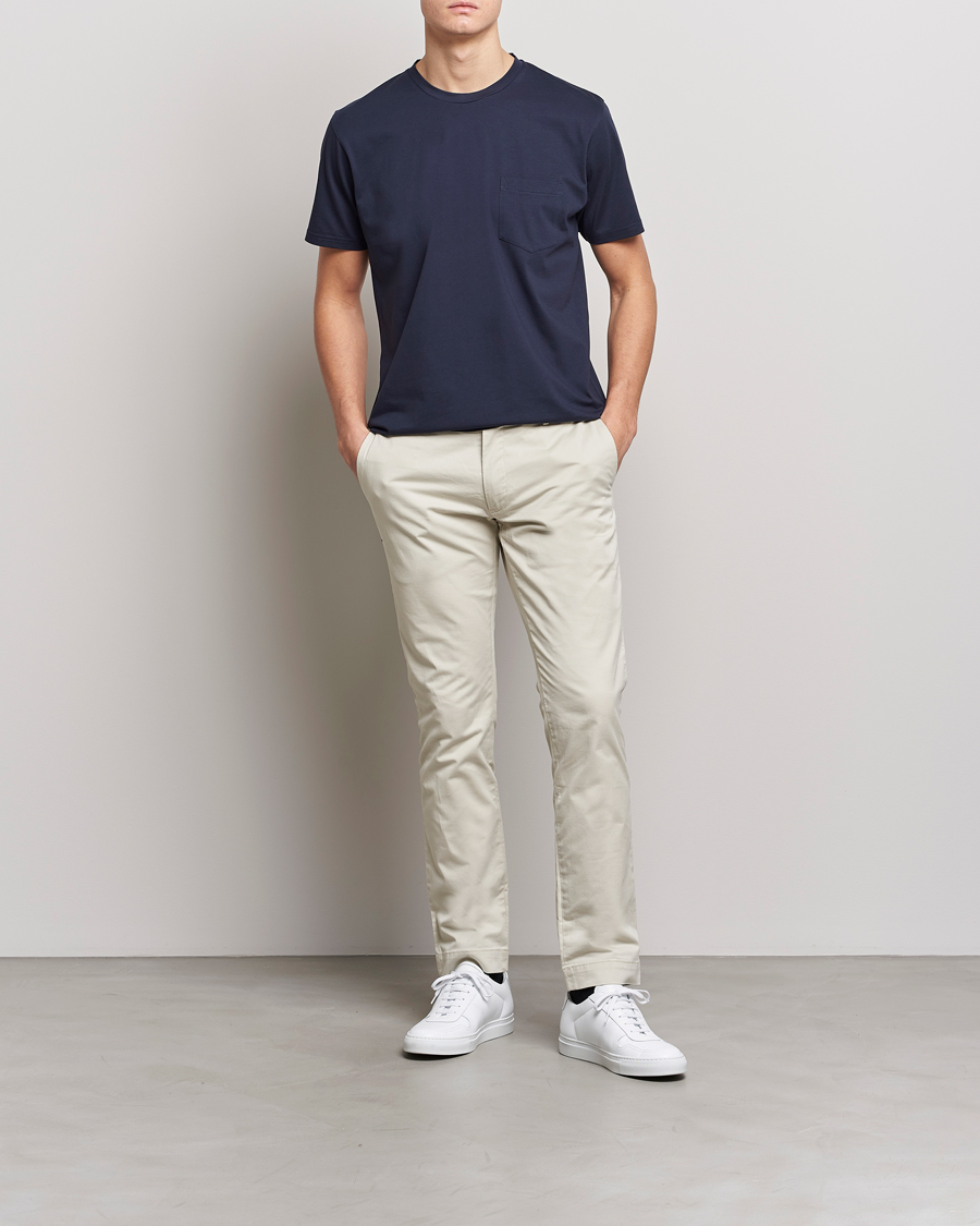 Herr | T-Shirts | Sunspel | Riviera Pocket Crew Neck T-Shirt Navy