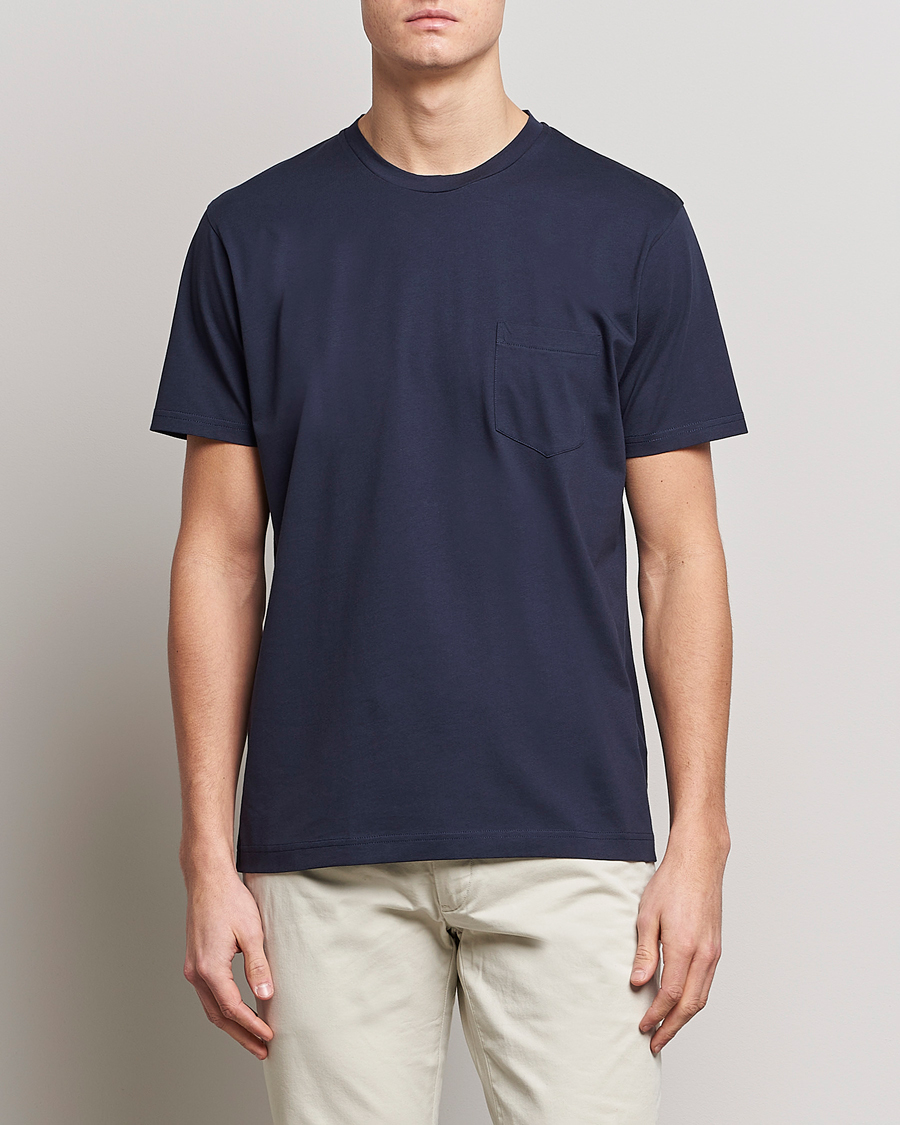 Herr |  | Sunspel | Riviera Pocket Crew Neck T-Shirt Navy