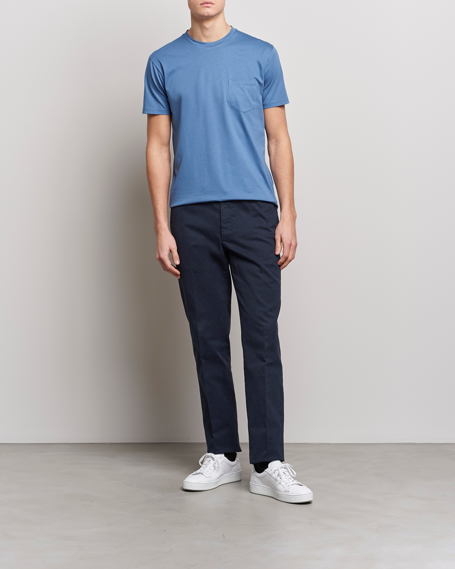Herr | T-Shirts | Sunspel | Riviera Pocket Crew Neck T-Shirt Blue Stone