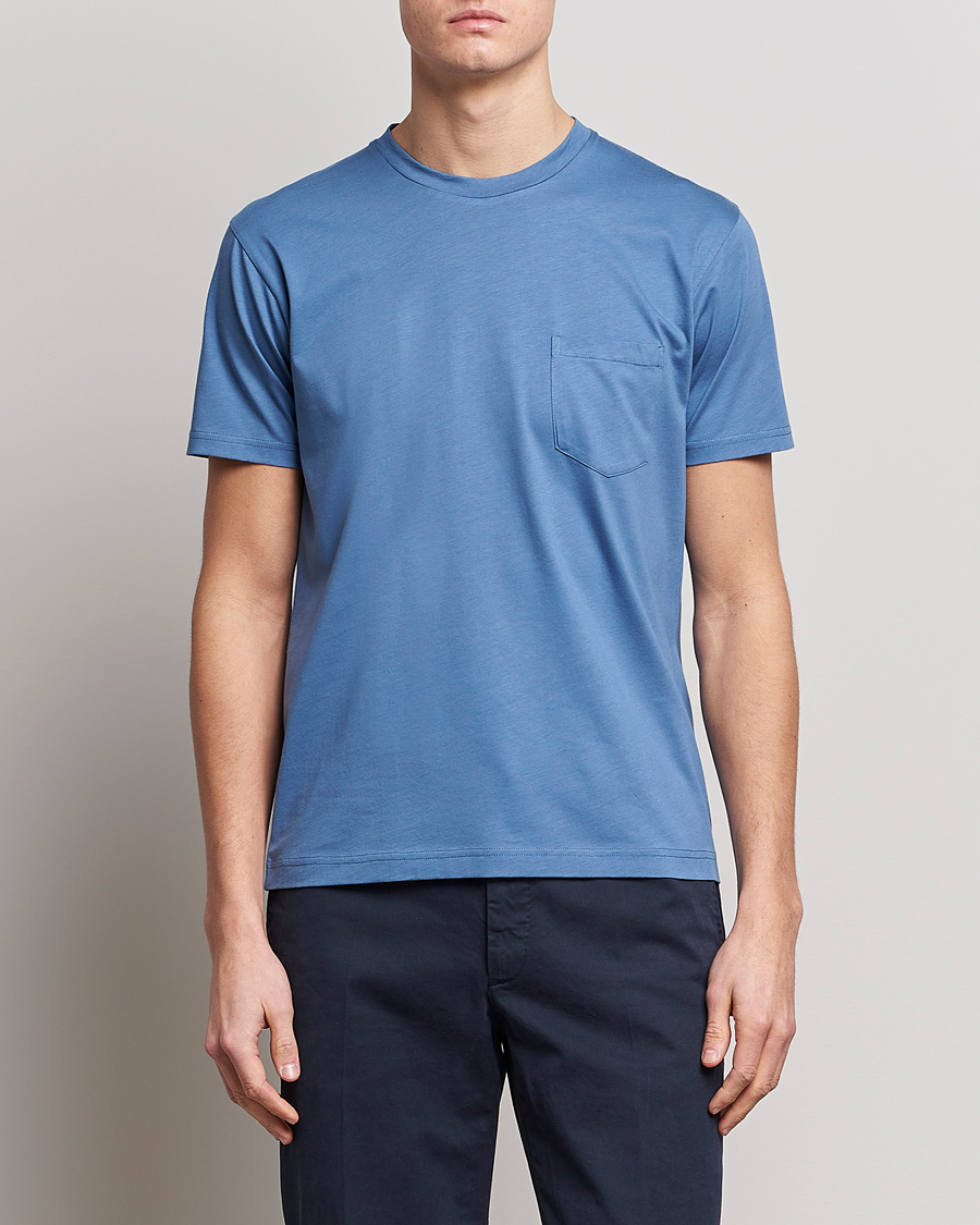 Herr | T-Shirts | Sunspel | Riviera Pocket Crew Neck T-Shirt Blue Stone