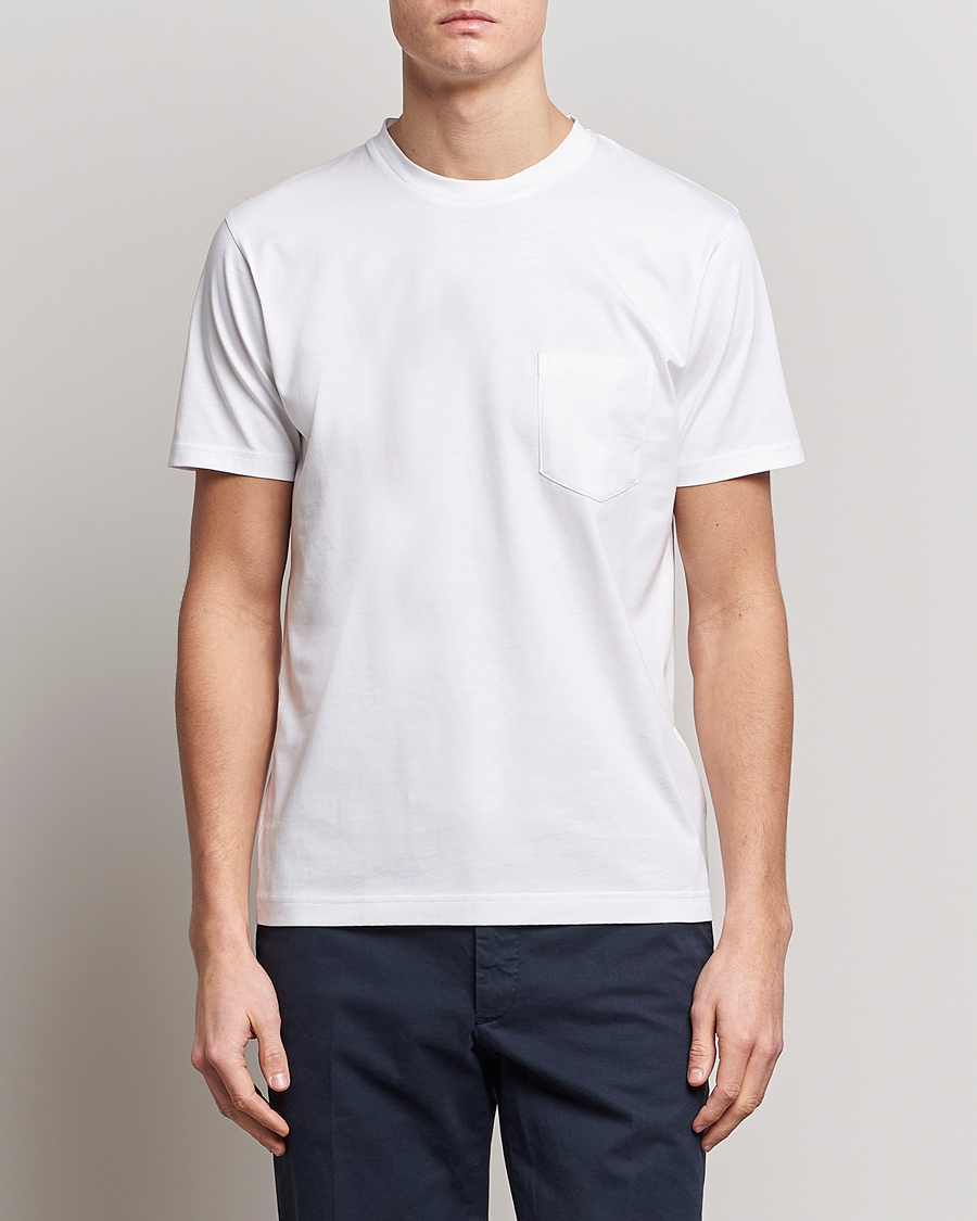 Herr | Vita t-shirts | Sunspel | Riviera Pocket Crew Neck T-Shirt White