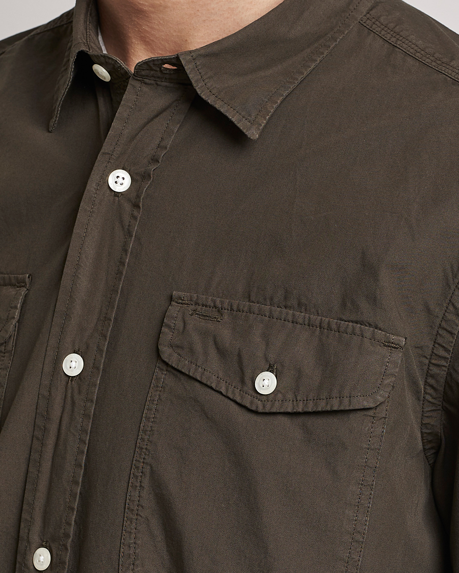Herr | Skjortor | Woolrich | Poplin Garment Dyed Pocket Shirt Dark Green