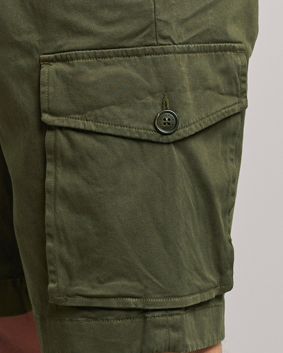 Herr | Shorts | Woolrich | Classic Cargo Shorts Dark Green