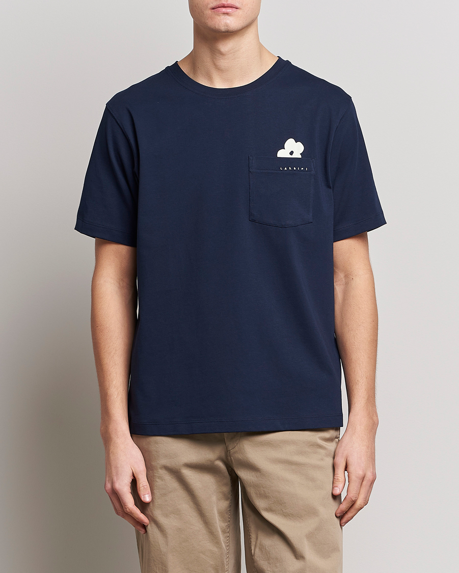 Herr |  | Lardini | Fiore Tasca Printet Logo T-Shirt Navy