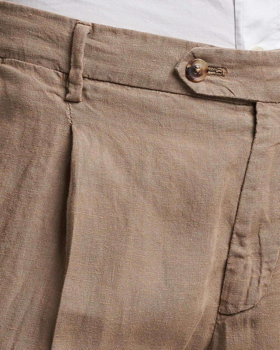 Herr | Byxor | Lardini | Pleated Linen Trousers Beige