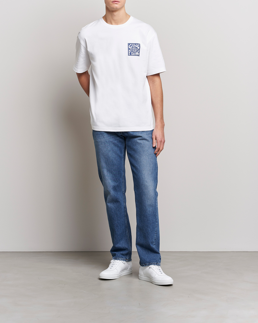 Herr | T-Shirts | Samsøe Samsøe | Samsøe & Samsøe Gone Fishing T-Shirt White