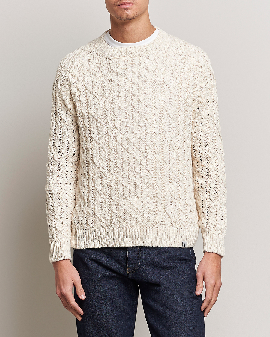 Herr | Tröjor | Peregrine | Linen Arran Jumper Cream