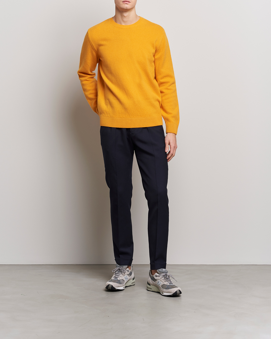 Herr | Tröjor | Colorful Standard | Classic Merino Wool Crew Neck Burned Yellow