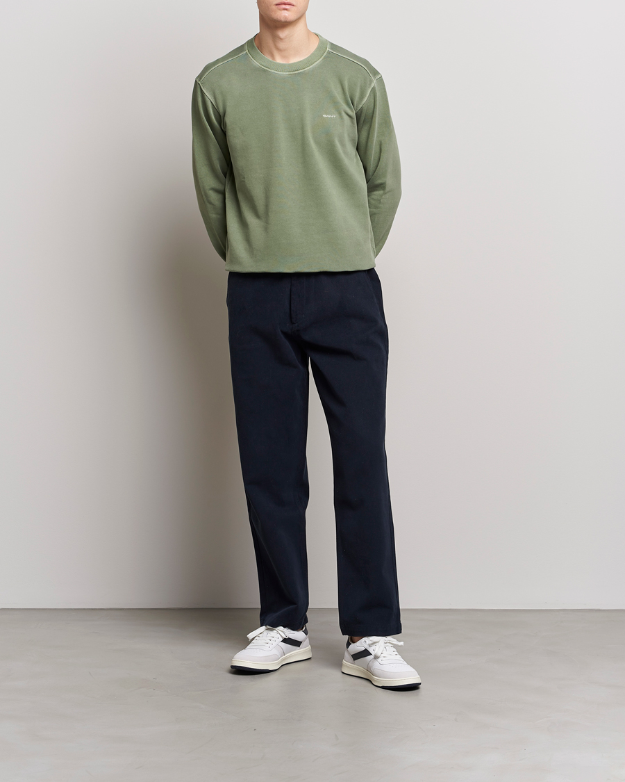 Herr | Tröjor | GANT | Sunbleached Crew Neck Sweatshirt Calamata Green