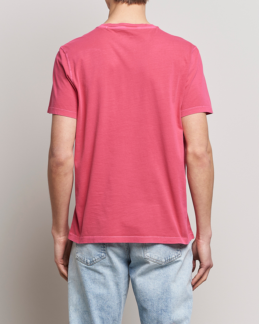 Herr | T-Shirts | GANT | Sunbleached T-Shirt Magenta Pink