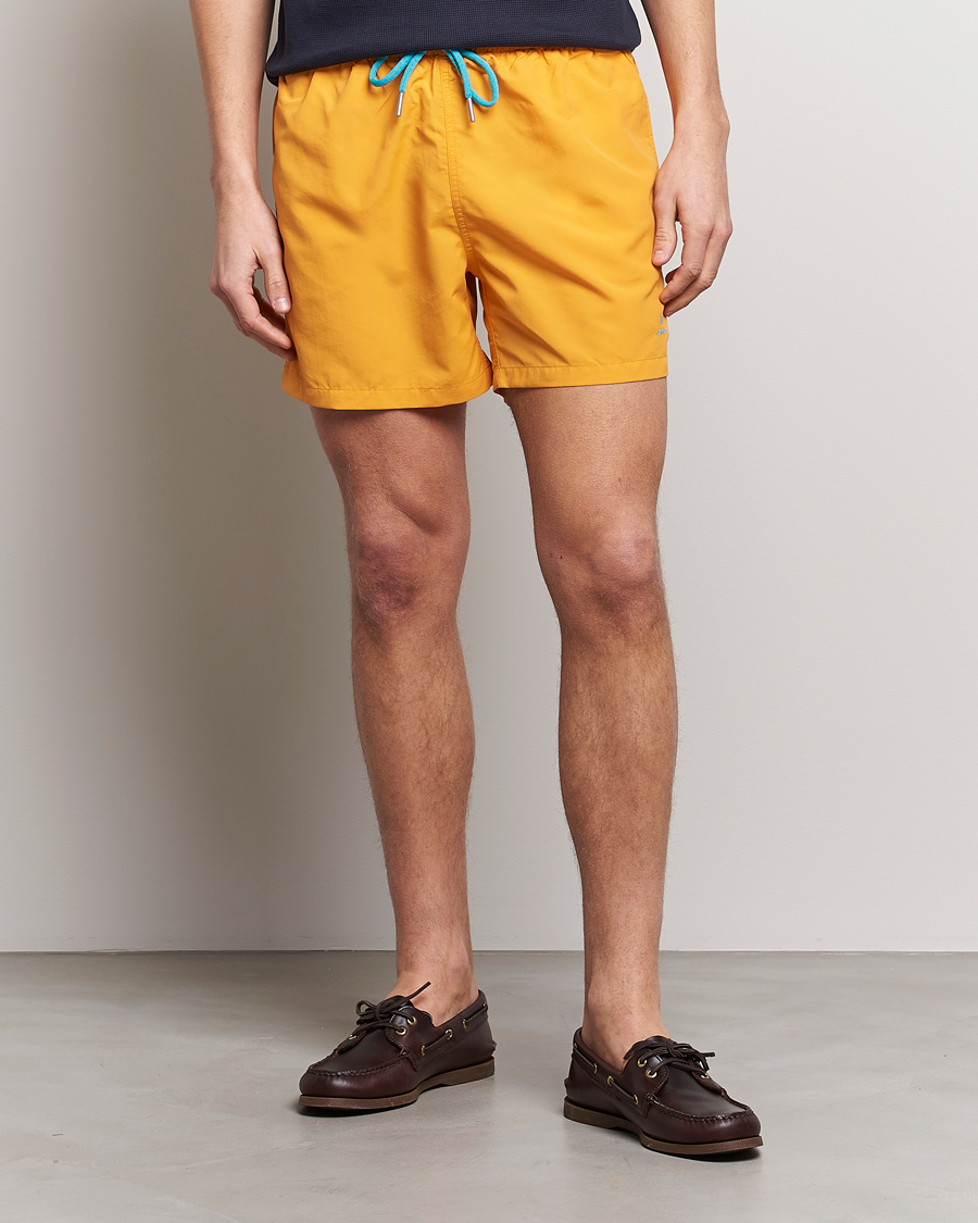 Herr | Badbyxor | GANT | Basic Swimshorts Dalia Orange