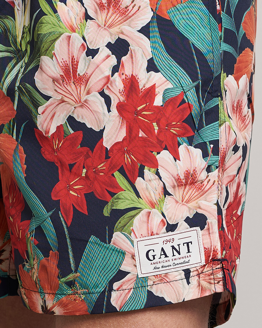 Herr | Badbyxor | GANT | Printed Flower Swimshorts Marine Multi