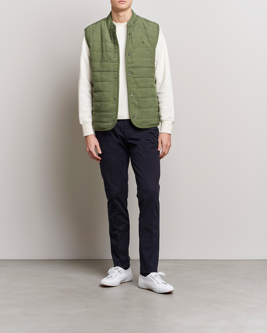 Herr | Västar | Morris | Woburn Baby Cord Vest Sage Green