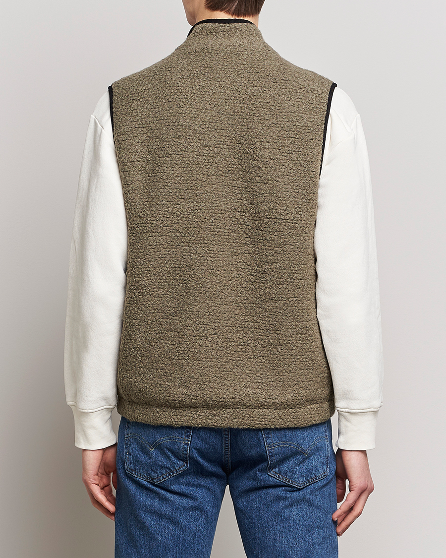 Herr | Västar | Morris | Whitfield Pile Vest Green