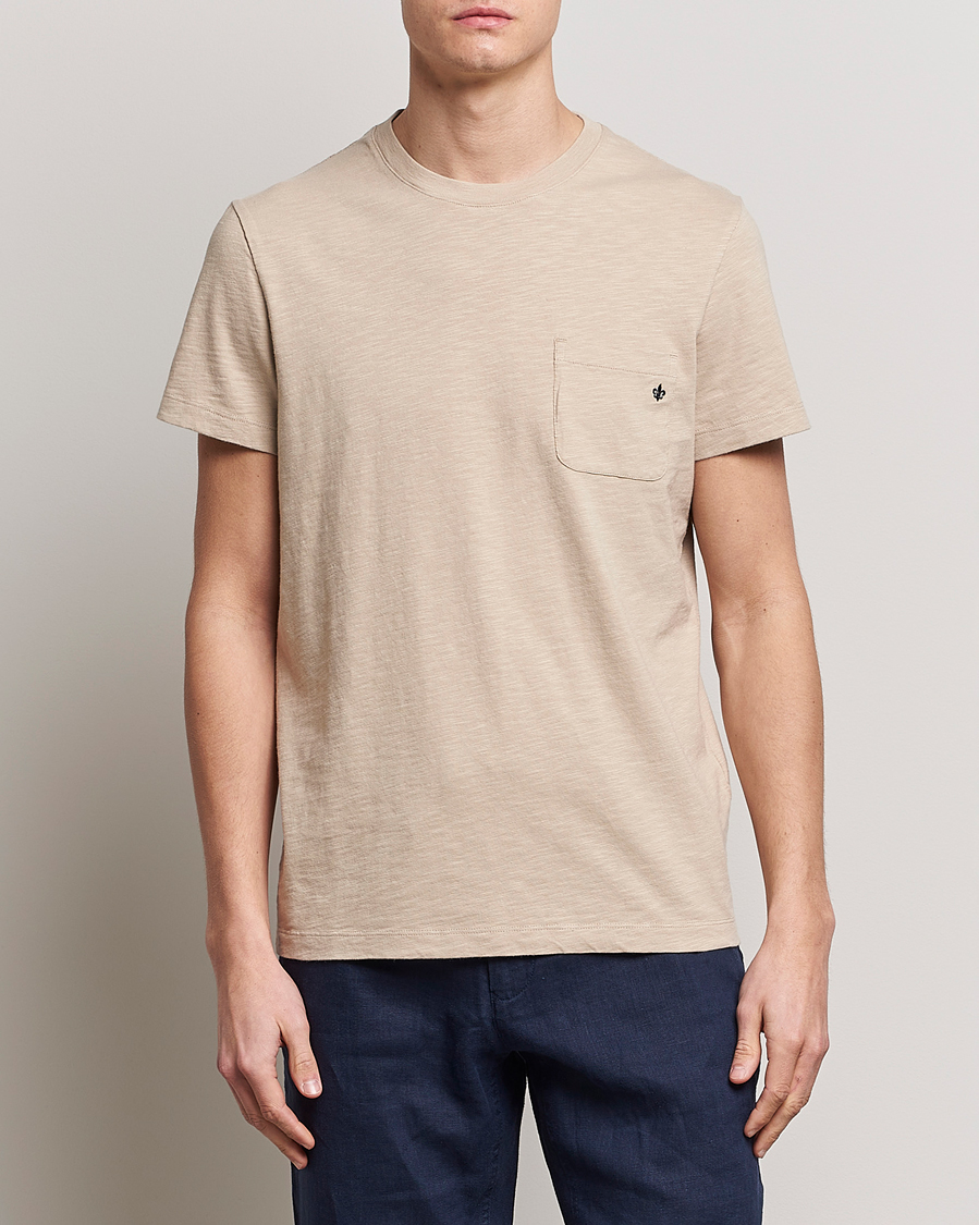Herr | T-Shirts | Morris | Lily Slub Pocket Crew Neck Tee Beige