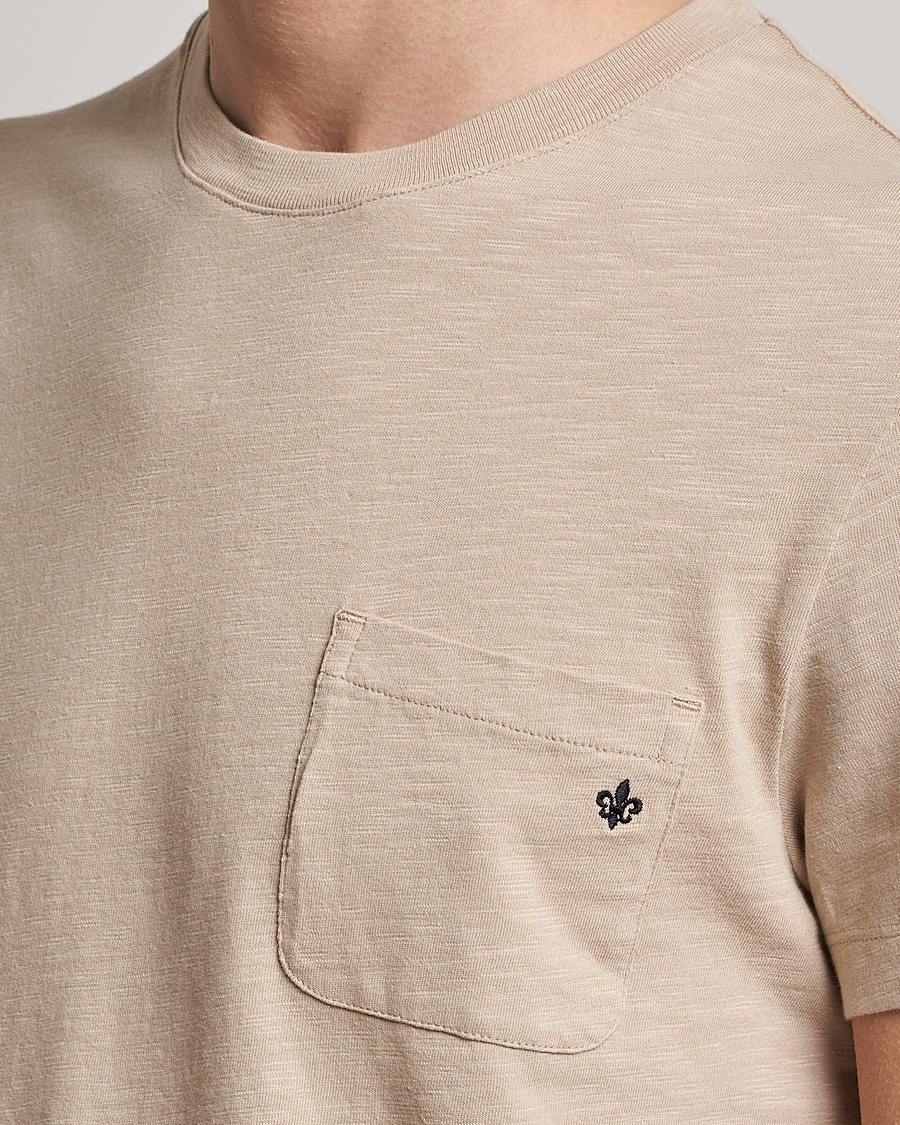 Herr | T-Shirts | Morris | Lily Slub Pocket Crew Neck Tee Beige