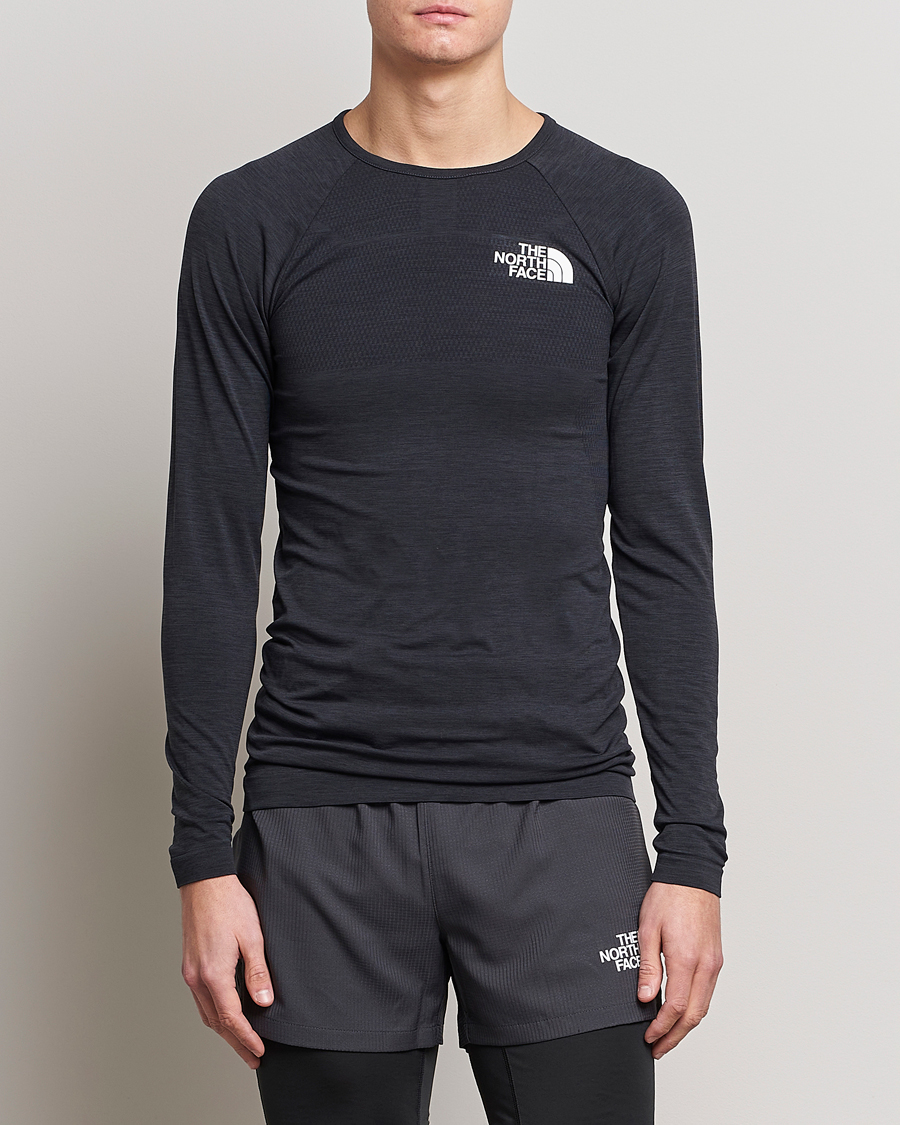 Herr | T-Shirts | The North Face | Mountain Athletics Long Sleeve Black