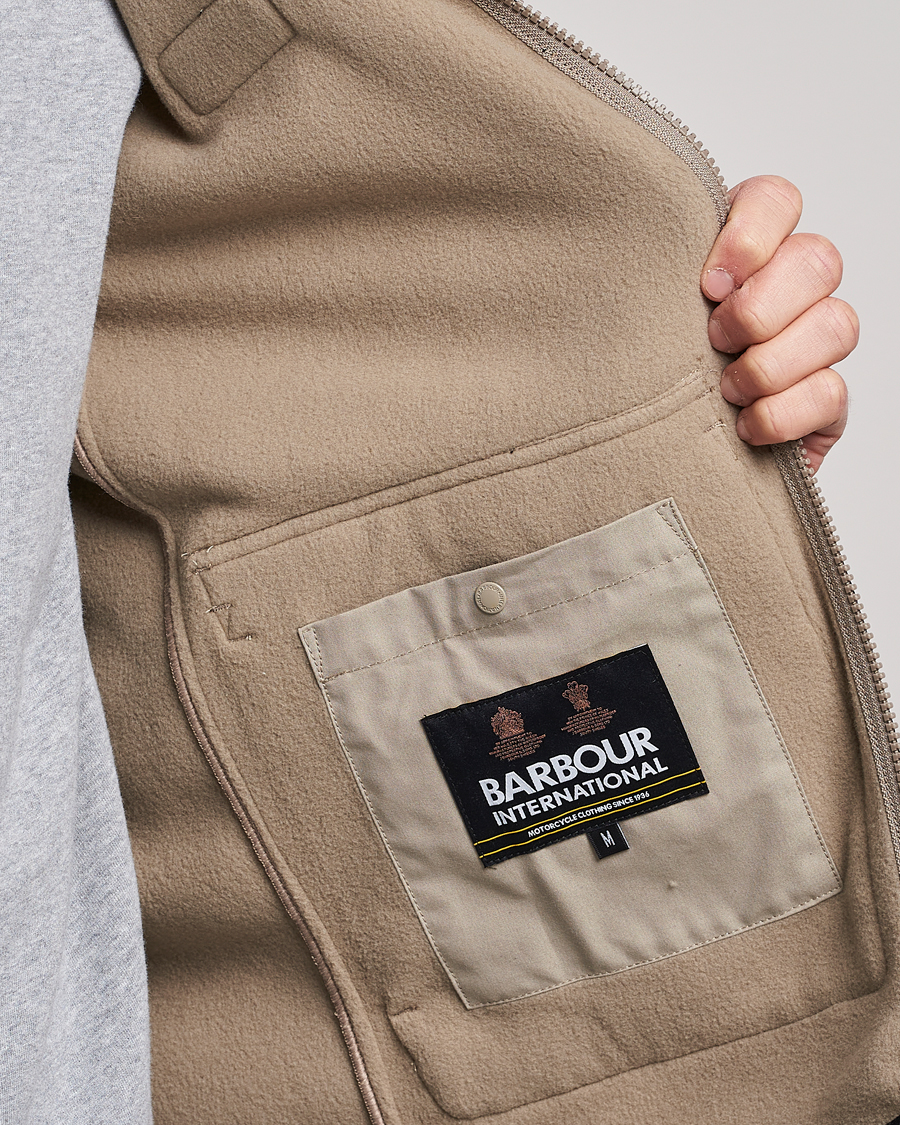 Herr | Tröjor | Barbour International | Oak Fleece Gilet Concrete