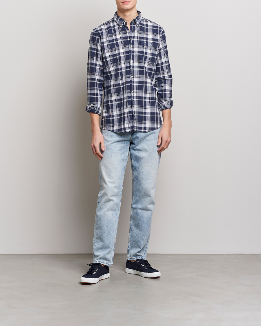 Herr | Skjortor | Barbour Lifestyle | Tailored Fit Ezra Cotton/Linen Checked Shirt Navy