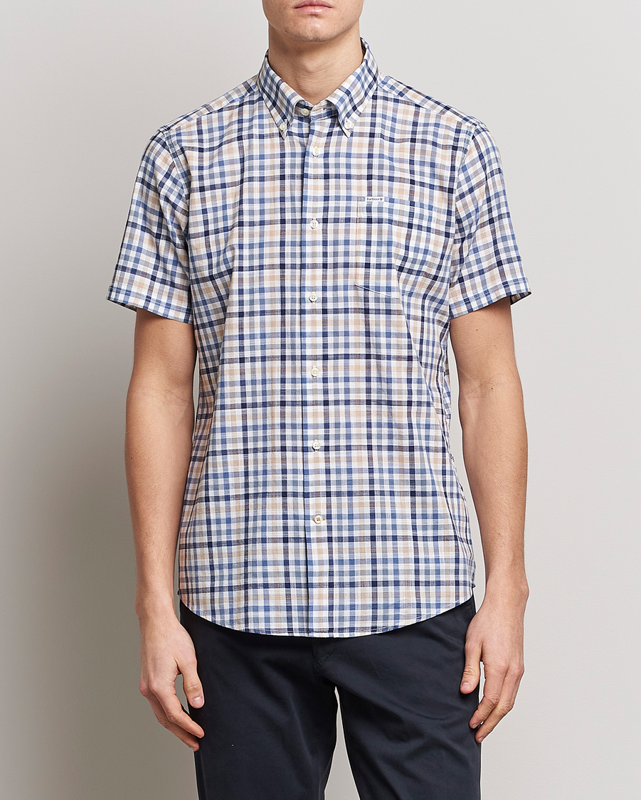 Herr | Skjortor | Barbour Lifestyle | Tailored Fit Kinson Short Sleeve Checked Shirt Stone