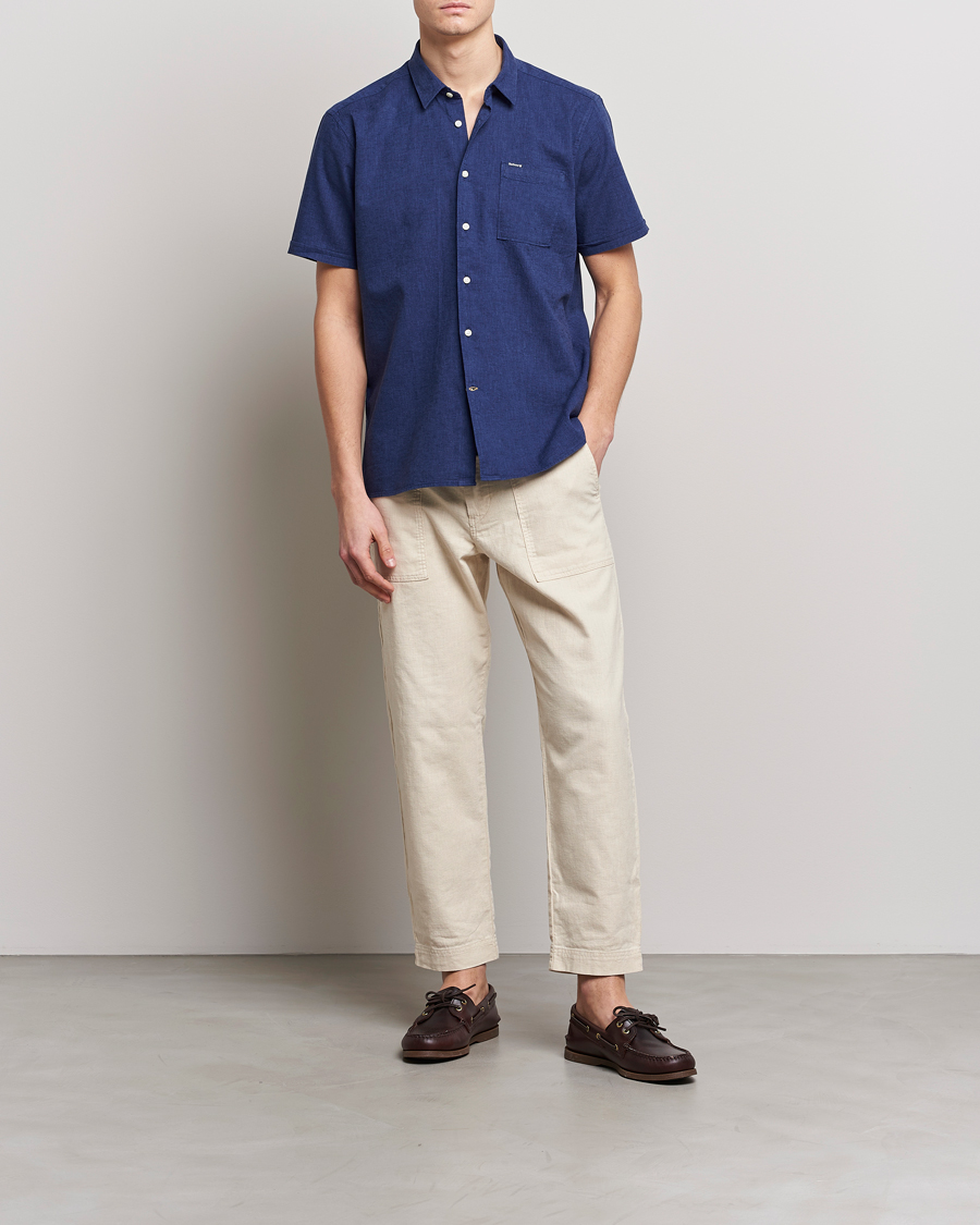 Herr | Skjortor | Barbour Lifestyle | Tailored Fit Nelson Cotton/Linen Shirt Indigo