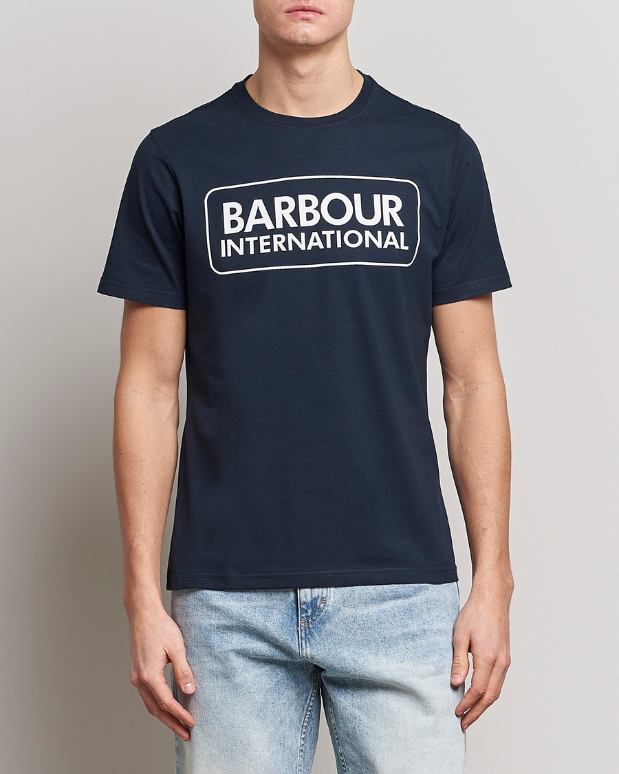 Herr | Best of British | Barbour International | Large Logo Crew Neck Tee Navy